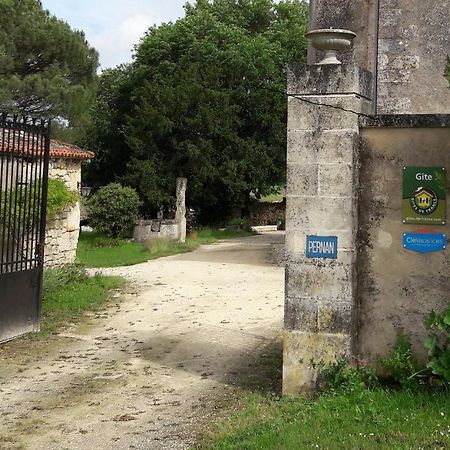 Gite Du Chateau De Pernan Avy Exteriér fotografie
