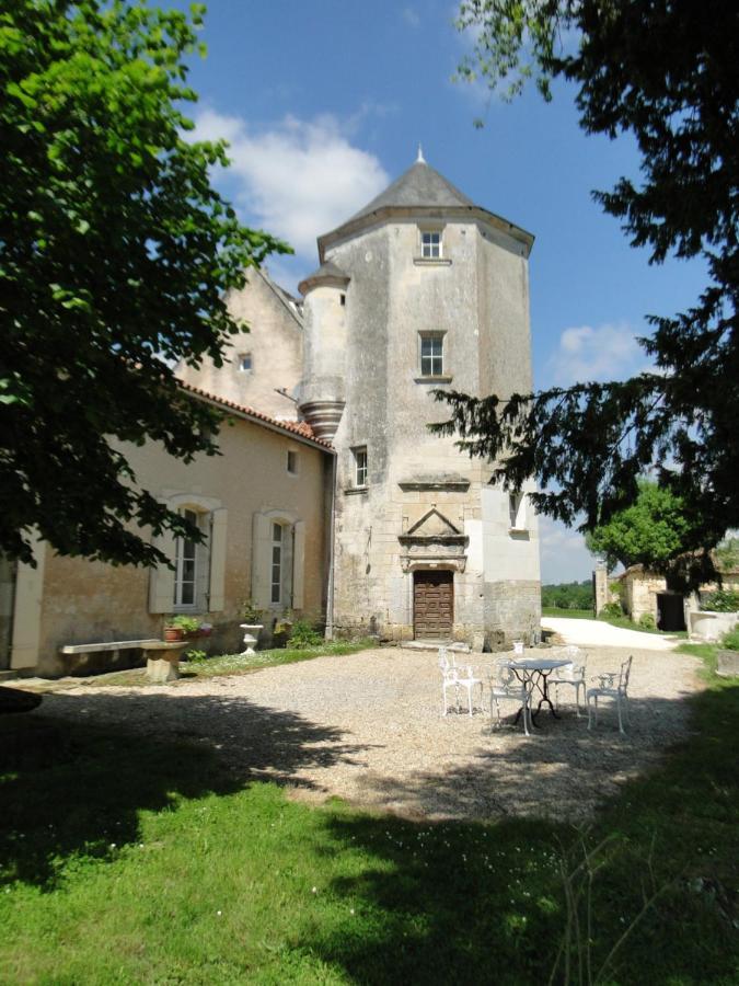 Gite Du Chateau De Pernan Avy Exteriér fotografie